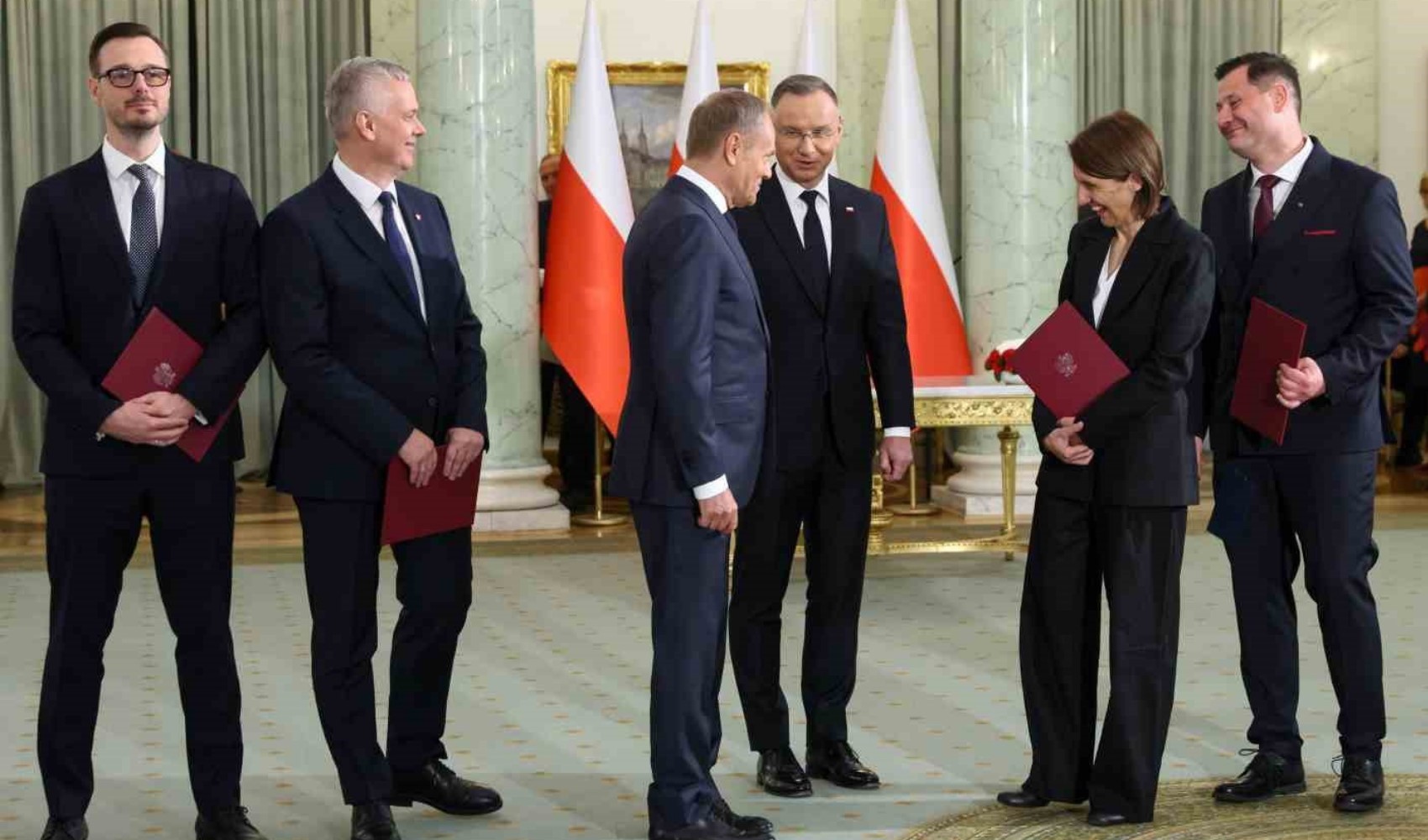 Polonya kabinesinde 4 bakan değişti