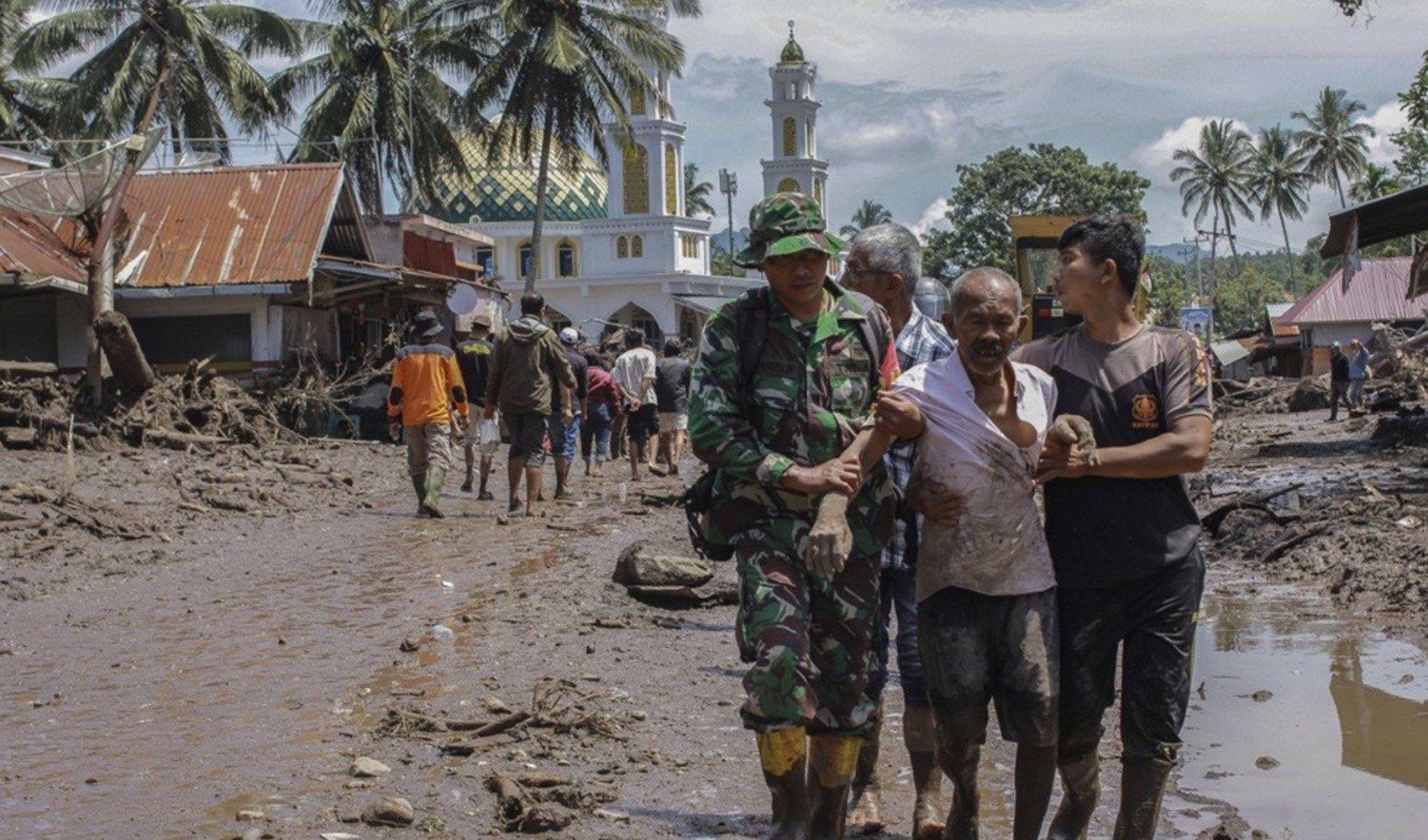 Endonezya’daki sel ve heyelan felaketinde can kaybı artıyor
