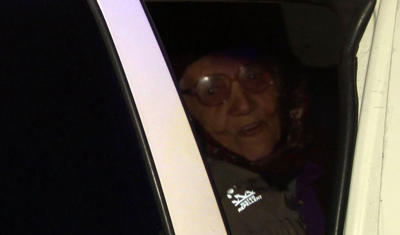 İstanbul'da bir şahıs 95 yaşındaki annesini bıçakla rehin aldı!