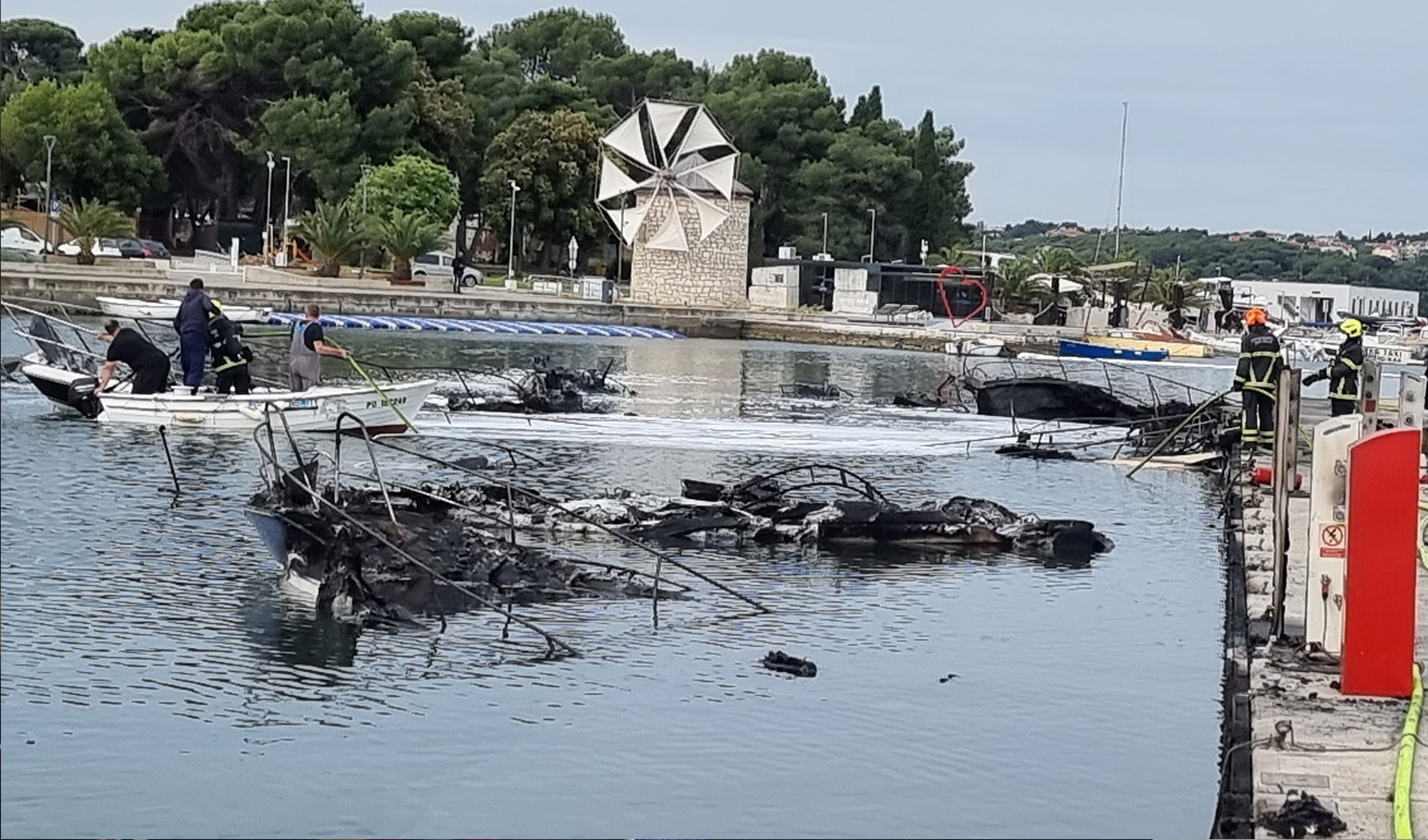 Marina'da yangın: 22 tekne zarar gördü!