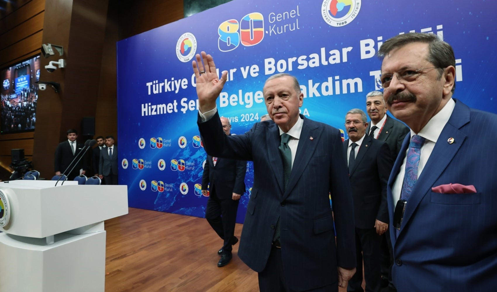 Erdoğan: 'Bugün bize serzenişte bulunanlar yarın hayır duası edecektir'
