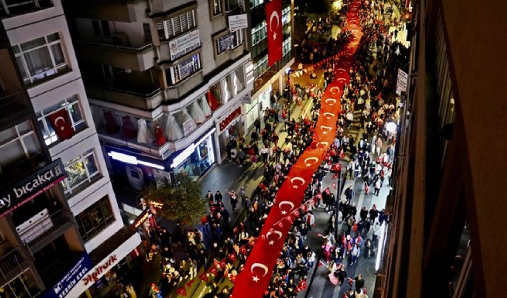 Samsun'da 1919 metrelik Türk bayrağı
