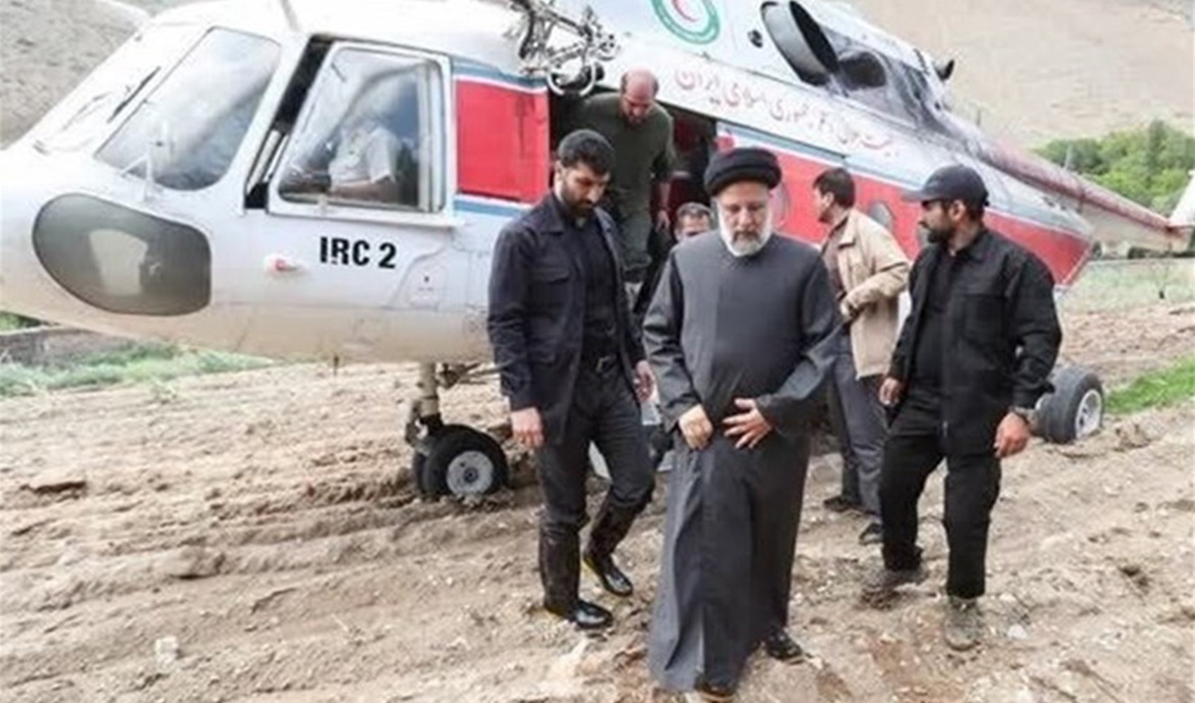 İran Cumhurbaşkanı Reisi'nin helikopteri acil iniş yapmıştı