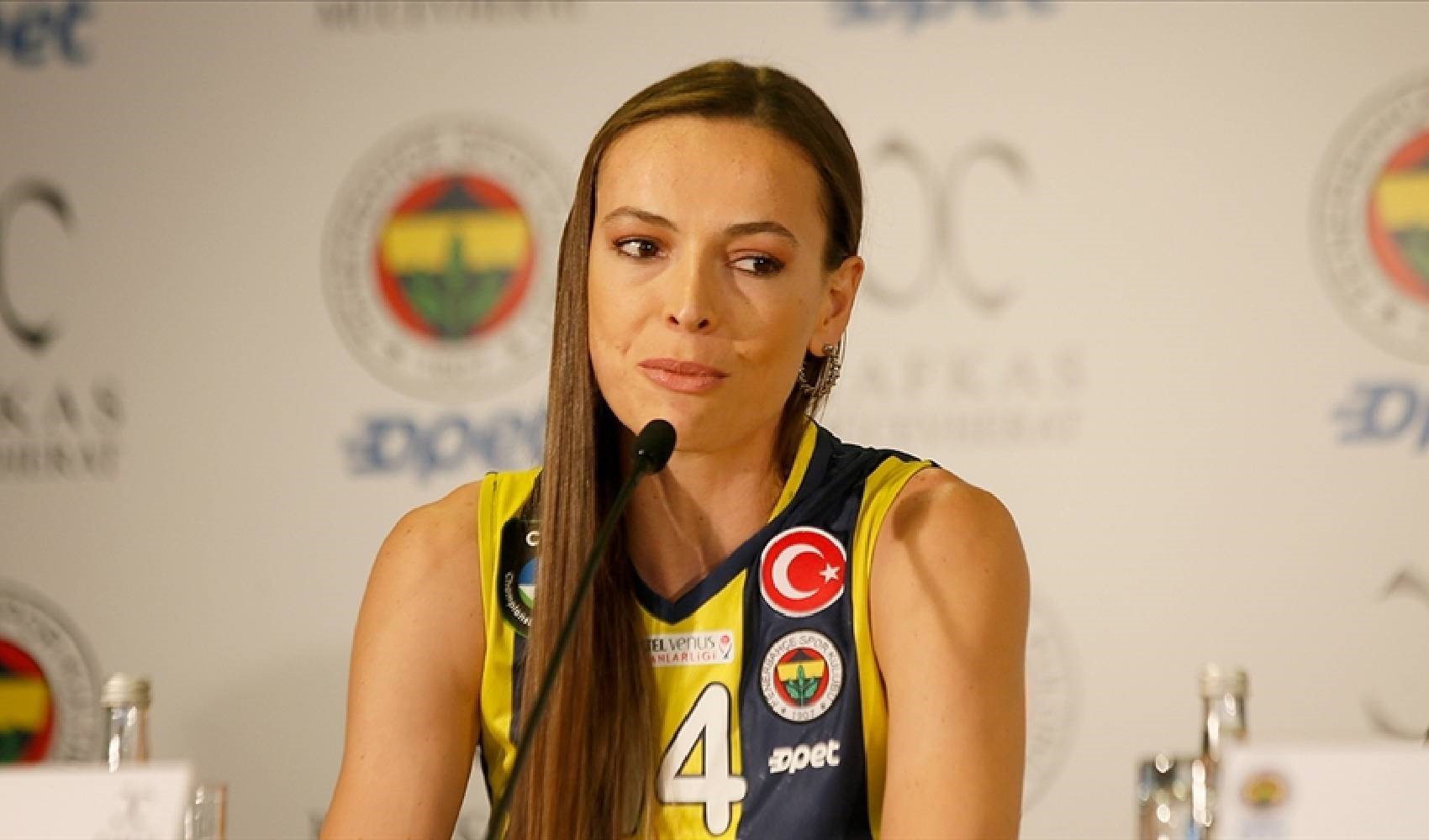 Fenerbahçe'de milli voleybolcu Eda Erdem gelişmesi