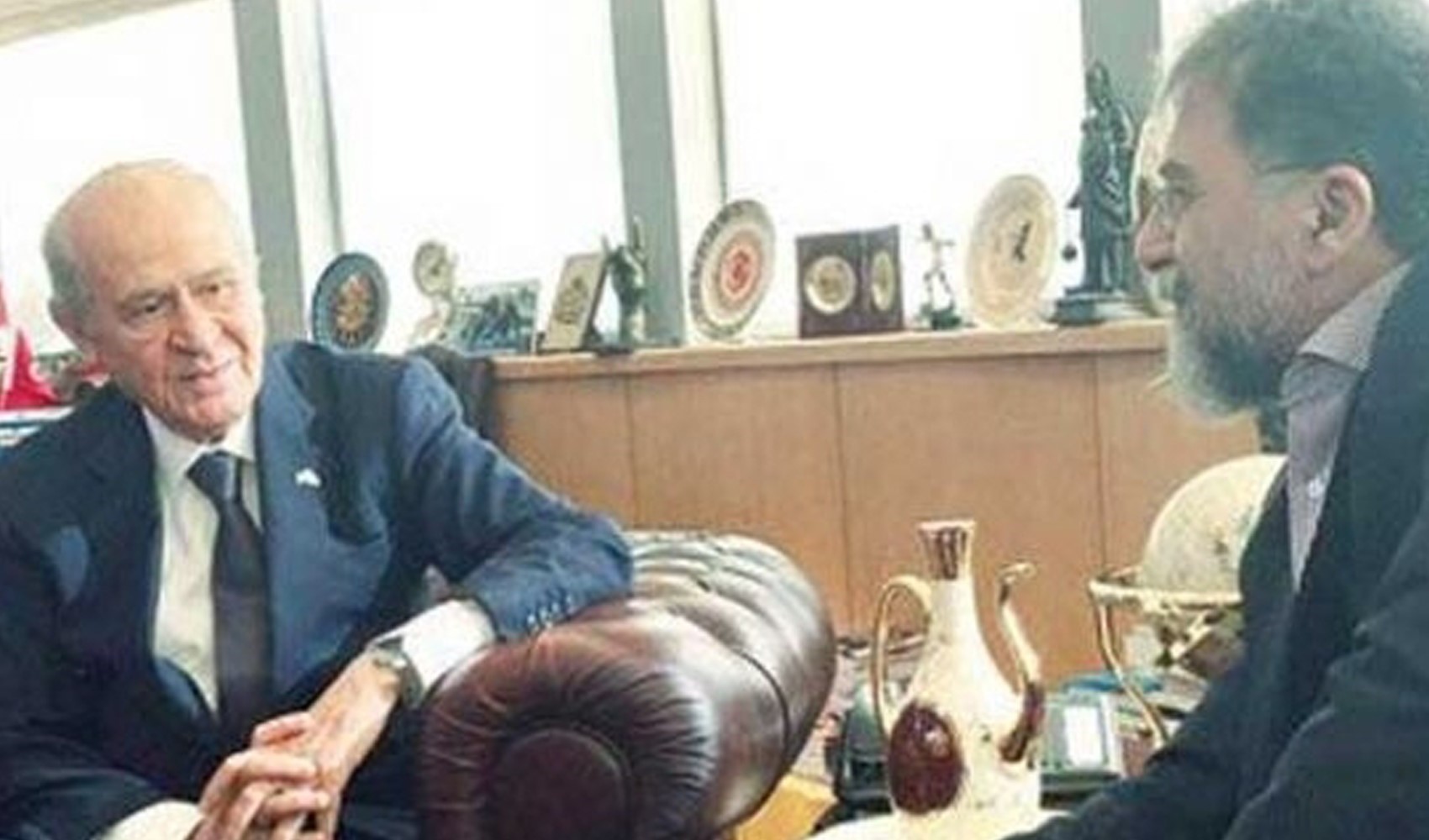 Bahçeli'den Ahmet Hakan'a 'emekli paşa' yanıtı: 'Askerliğini 4 ay yapan da konuşuyor...'