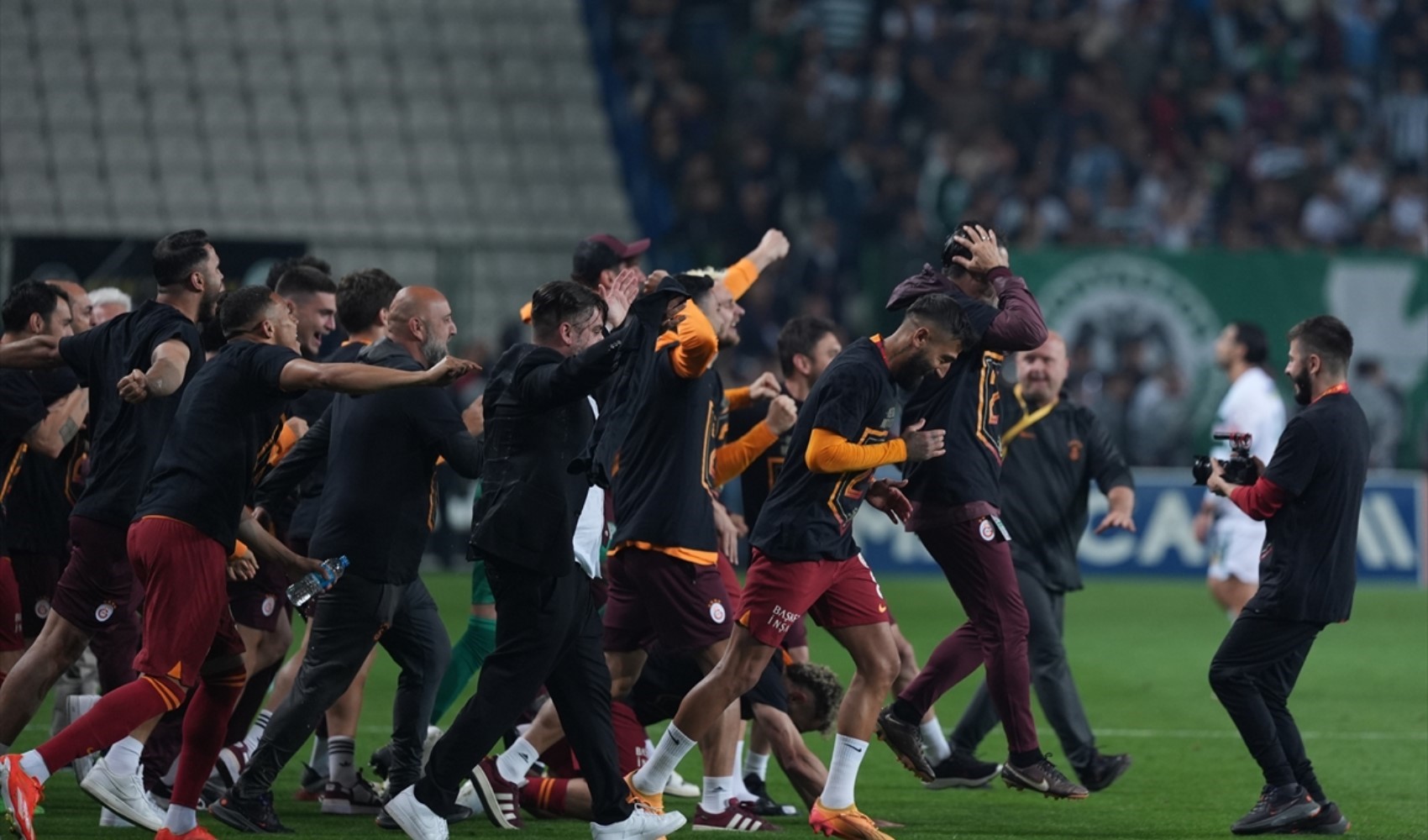 Galatasaray'dan şampiyonluk sonrası üst üste paylaşımlar!