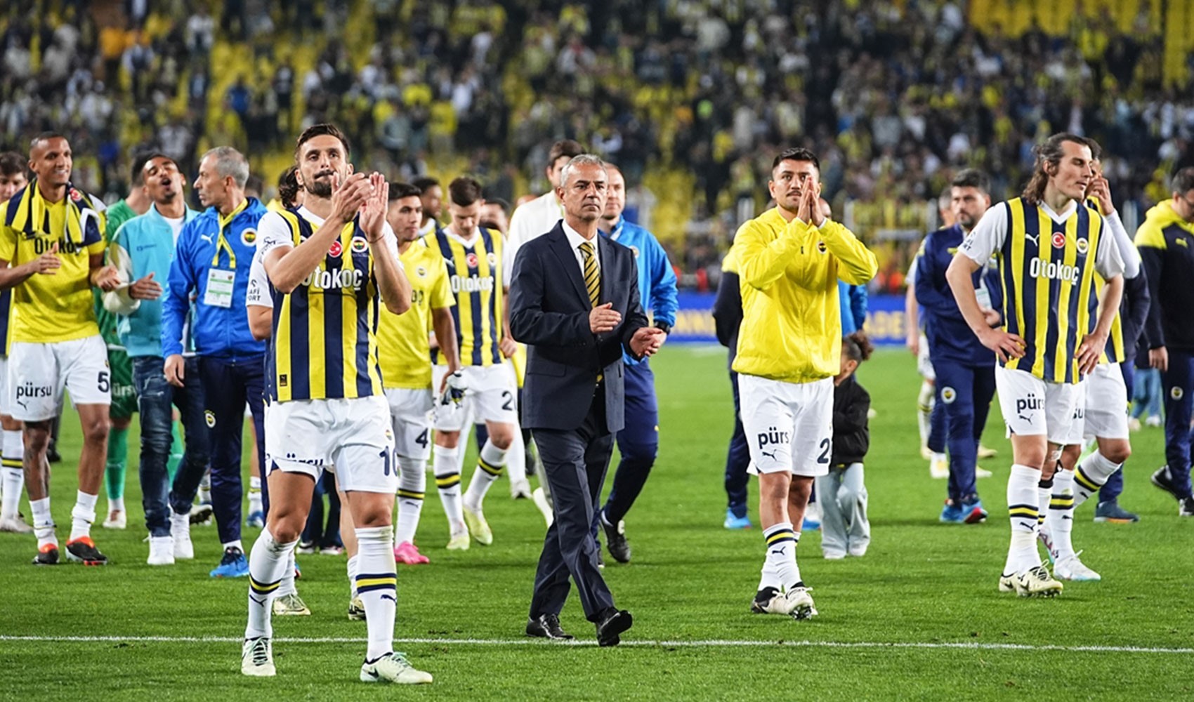 Fenerbahçe'de futbolculardan İsmail Kartal resti!