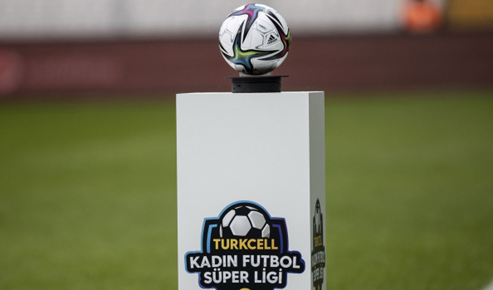 Kadın Futbol Süper Ligi'nde şampiyonluk maçlarının nerede yayınlanacağı belli oldu
