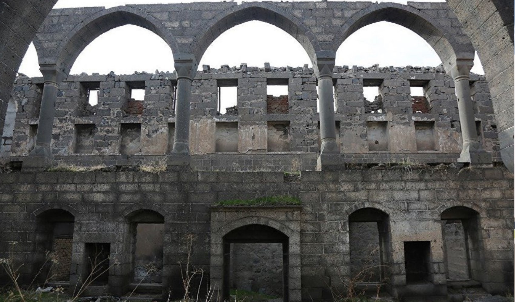 Diyarbakır'da 500 yıllık Surp Sarkis Ermeni Kilisesi'nin restorasyonu başlıyor