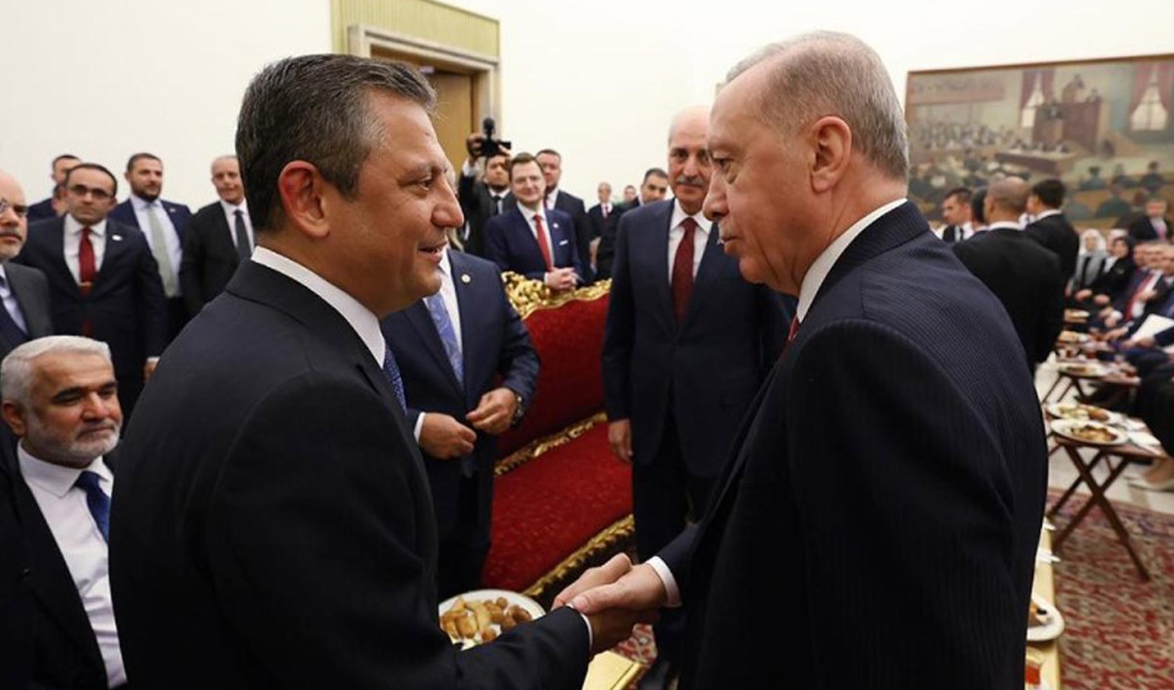 Cumhurbaşkanı Erdoğan ve Özgür Özel anketinde dikkat çeken sonuçlar