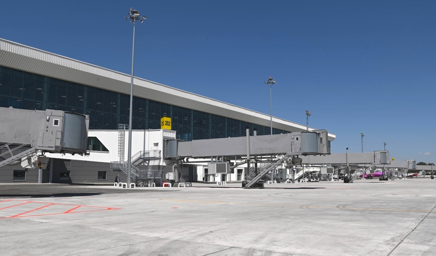TAV duyurdu: Almatı'da yeni terminal binası hizmete girdi