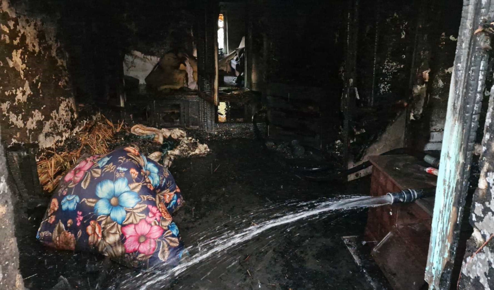 Ev sahibine kızan öfkeli kiracı evi ateşe verdi