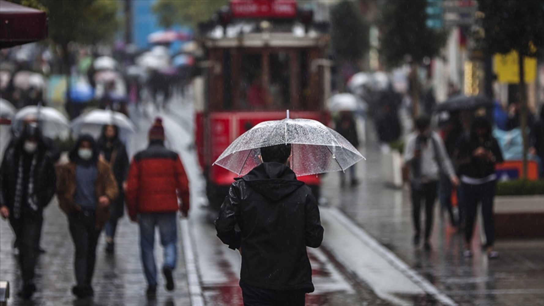 İstanbullular dikkat! O gün gök gürültülü sağanak yağış geliyor...