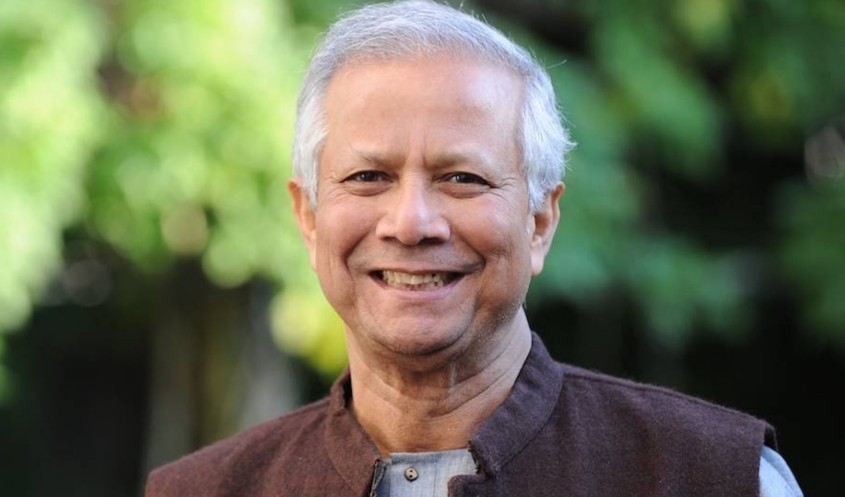 Nobel ödüllü profesör Muhammed Yunus zimmetine para geçirmekle suçlanıyor
