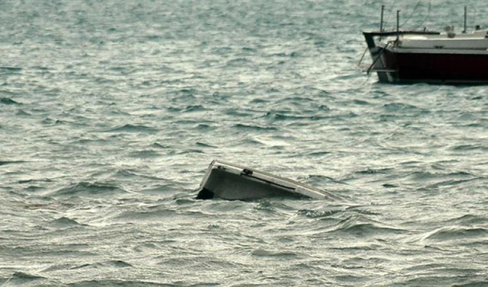 Tekne kazasında 80'den fazla kişi öldü
