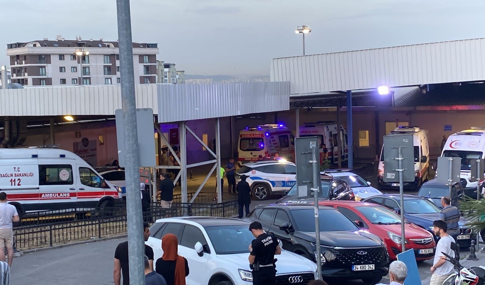 Pendik'te polis memuru intihar girişiminde bulundu: Durumu kritik