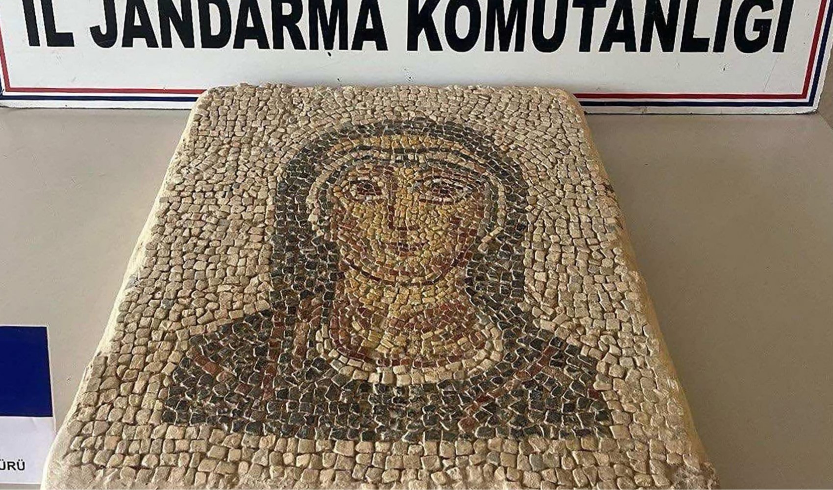 Geç Roma dönemine ait Meryem Ana mozaiği ele geçirildi