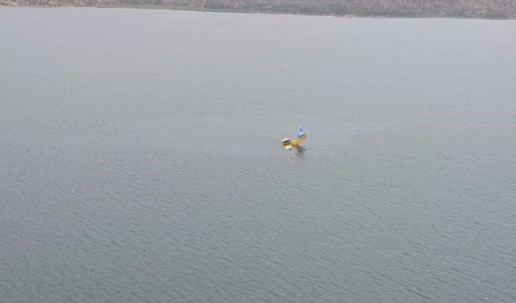 Didim’de yangına müdahale eden uçak suya sert iniş yaptı