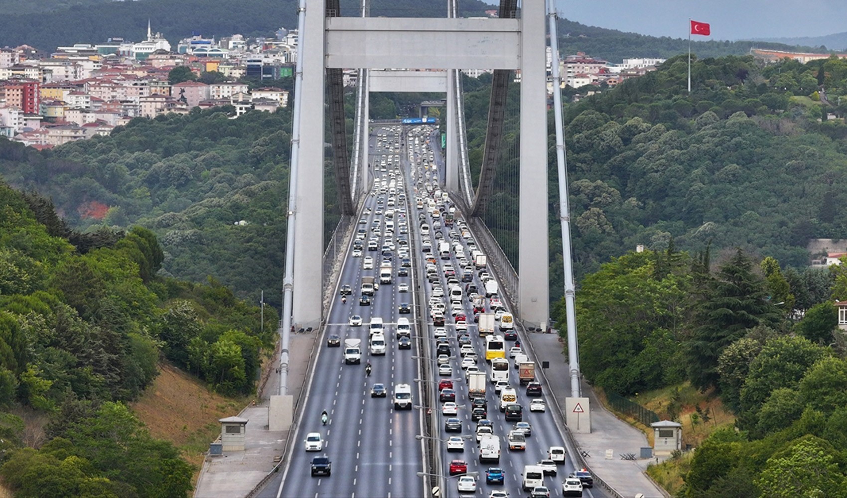 İstanbul'da bayram öncesi trafik yoğunluğu yaşanıyor
