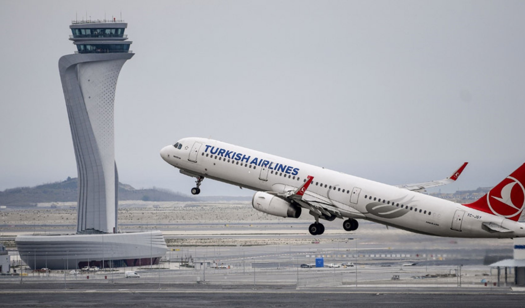 Havalimanlarında yeni düzenleme: Aranmayı kabul etmeyen yolcu uçağa alınmayacak