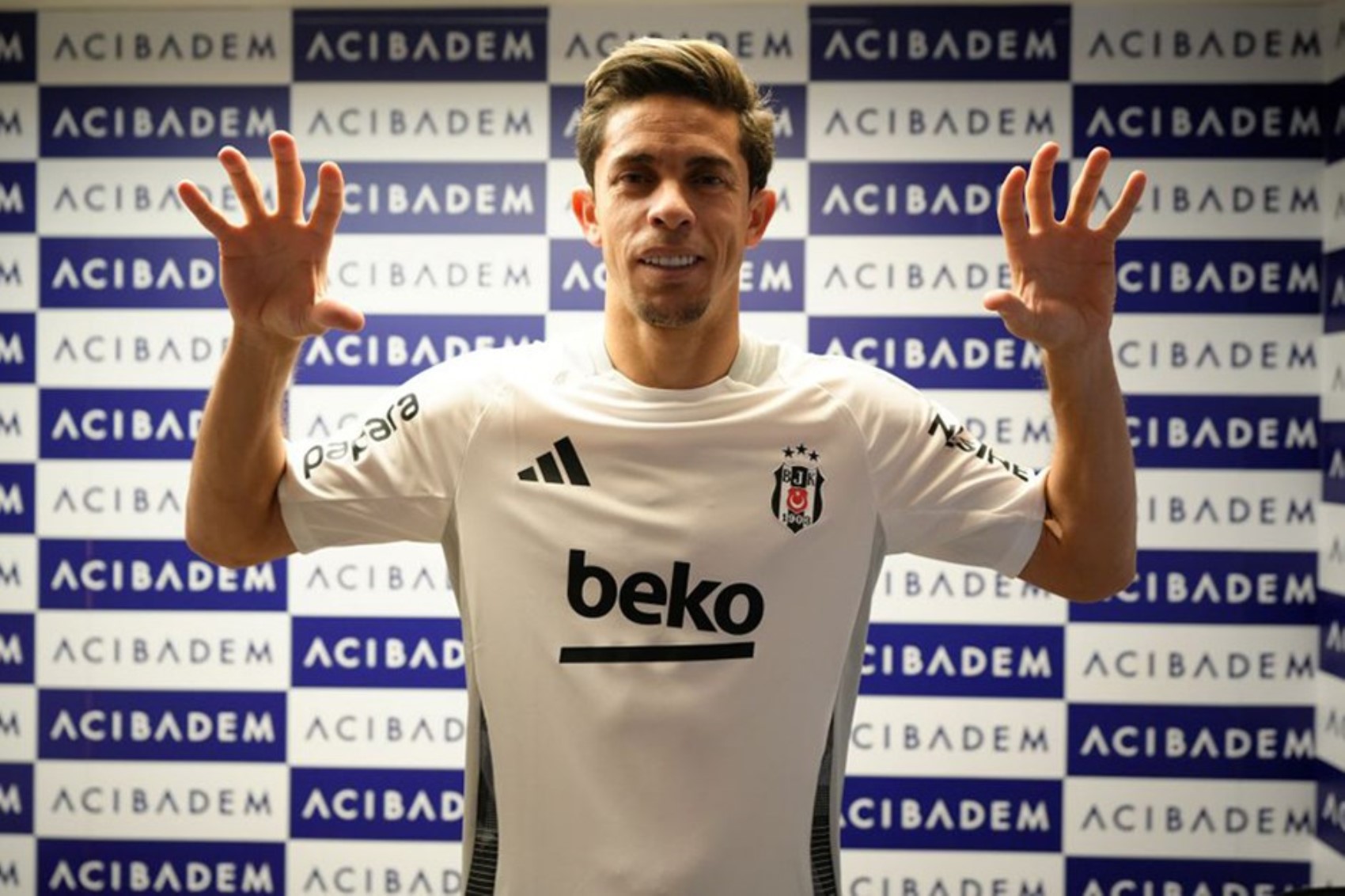 Beşiktaş'ta gidecek oyuncular belli oldu! 10 yabancı...