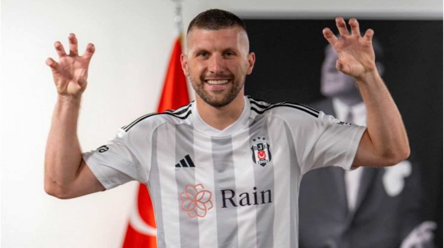 Beşiktaş'ta gidecek oyuncular belli oldu! 10 yabancı...