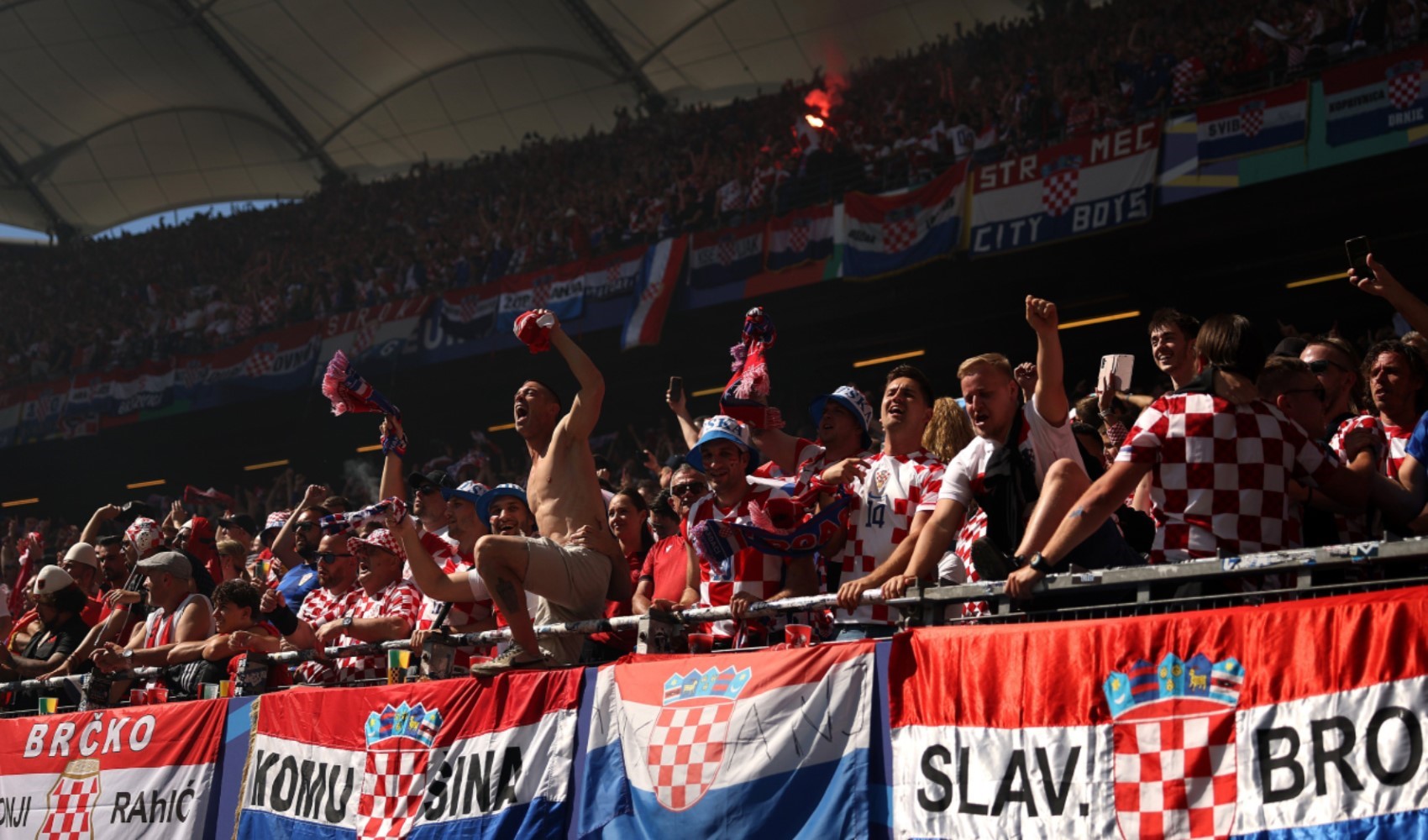 Sırbistan'dan UEFA'ya başvuru: Turnuvadan çekilebiliriz