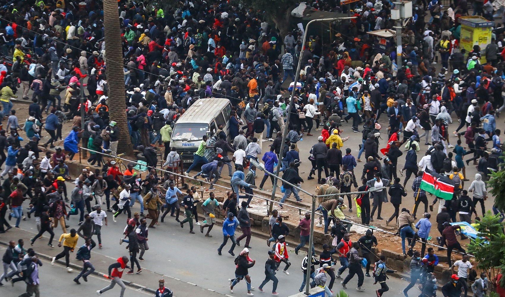 Kenya’da vergi yasası protestolarında ortalık karıştı: 1 ölü 200 yaralı