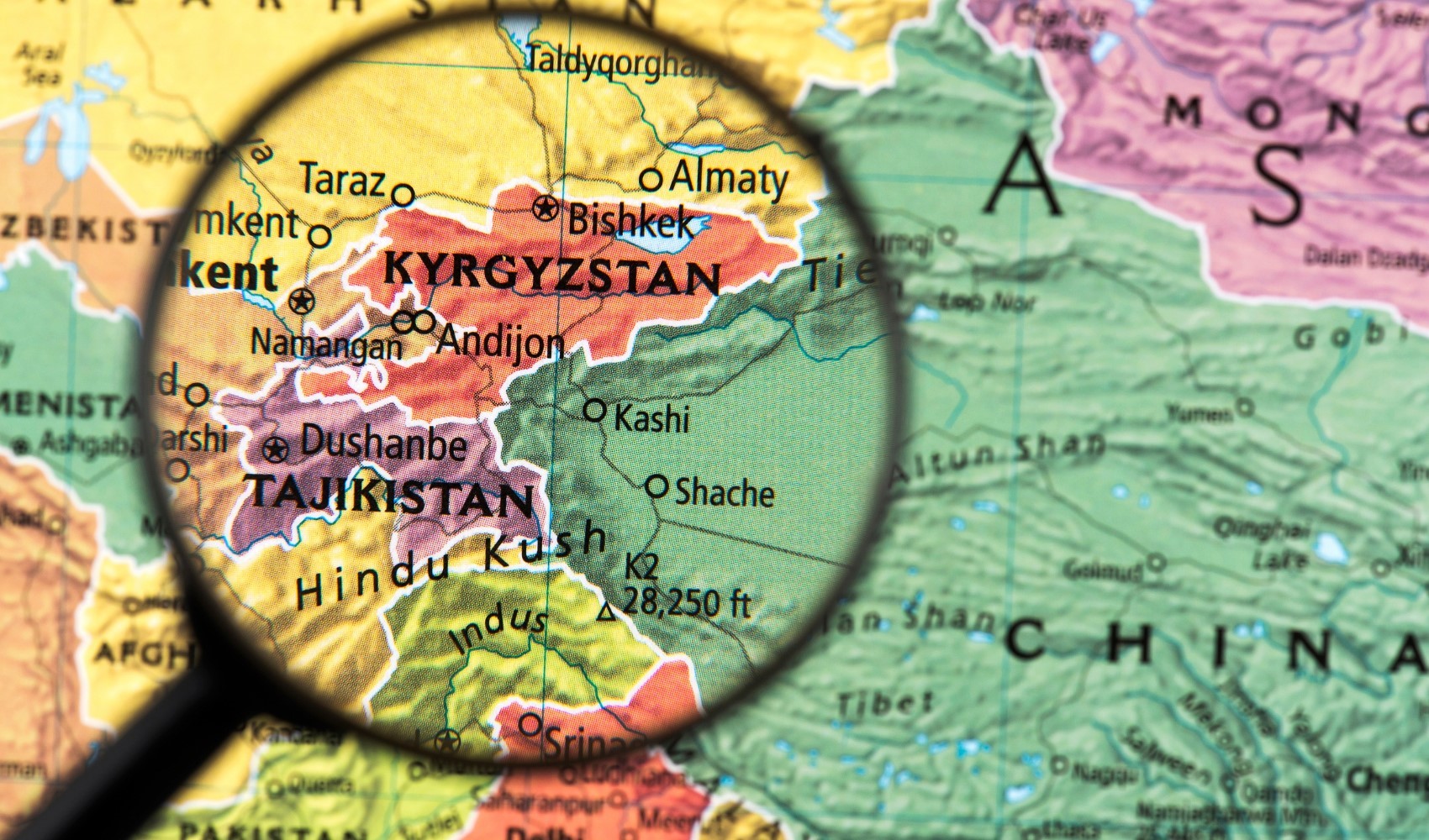 Meclisten geçti: Tacikistan’da başörtüsü yasaklandı