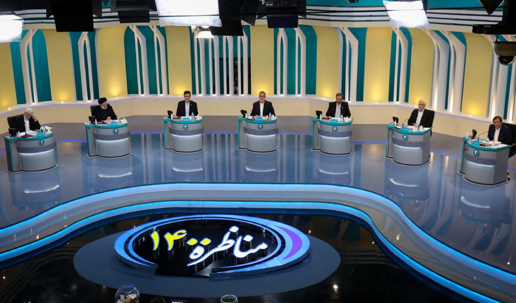 İran cumhurbaşkanı adayları canlı yayında tartıştı: İnternet yasakları, başörtü ve kanunlar...