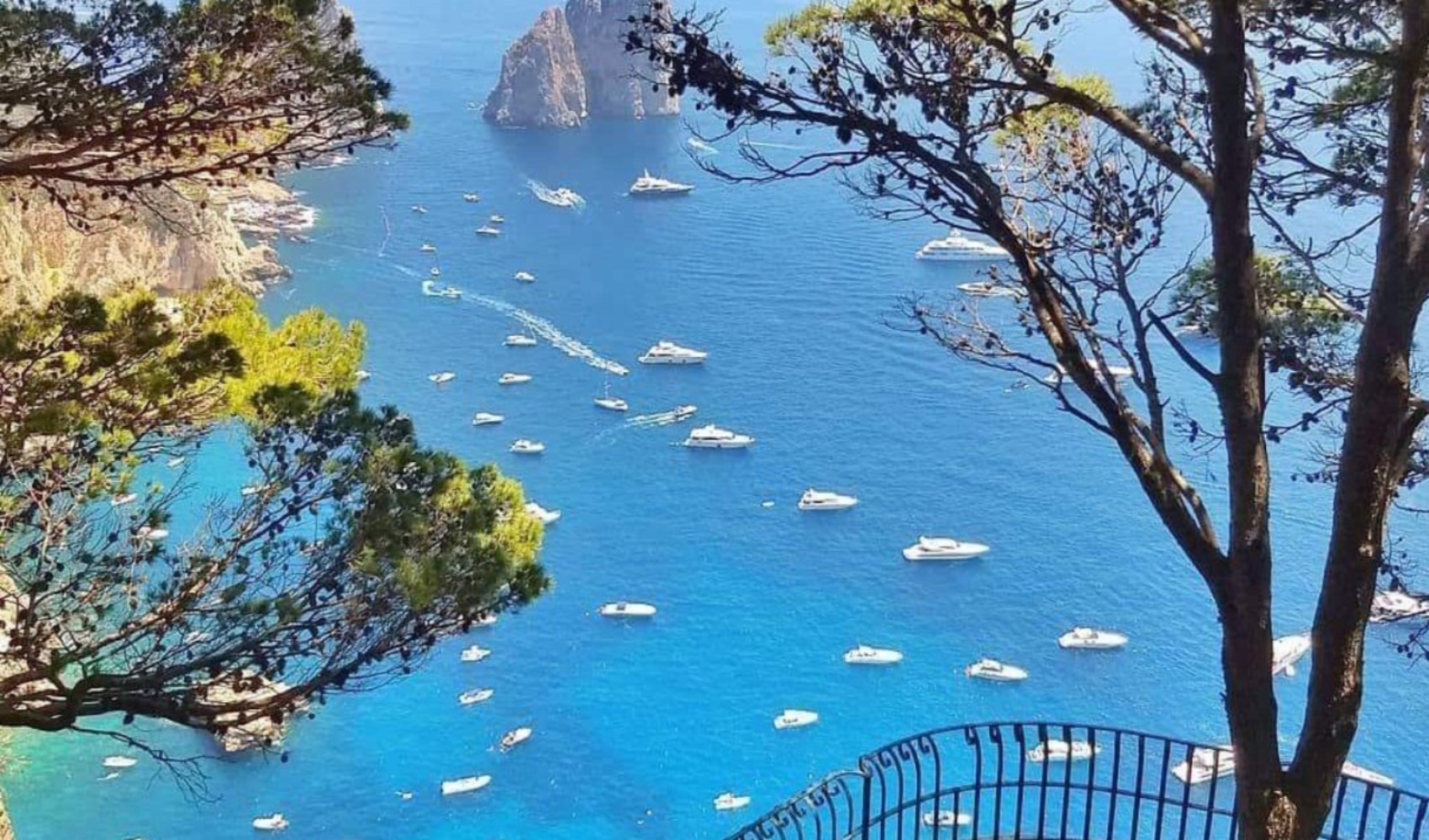 Capri Adası'nda su şebekesi arızalanınca turistlerin girişi durduruldu