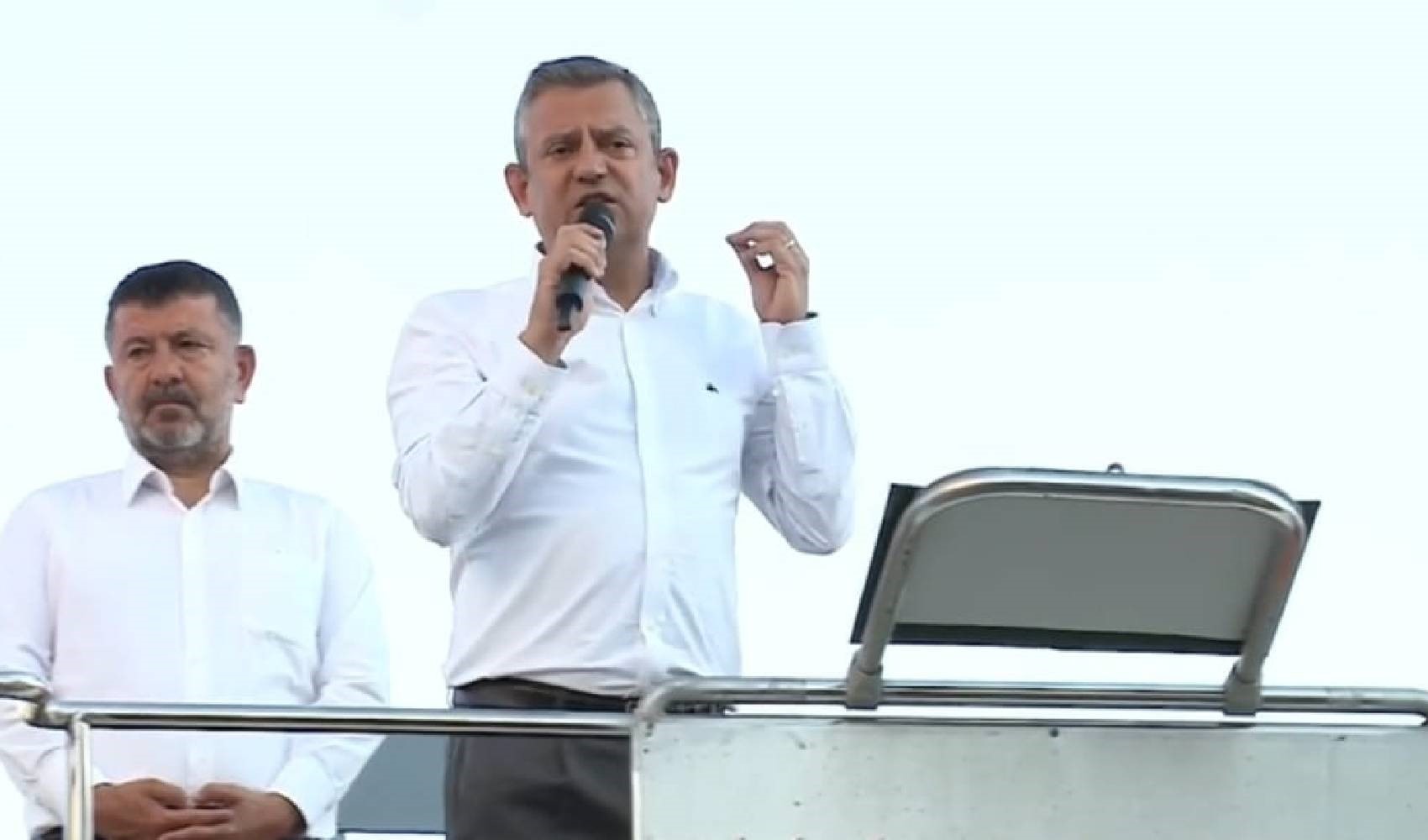 CHP Genel Başkanı Özgür Özel: 'Siyasete kurşunu, kanı karıştırmaya çalışanları kınıyorum'
