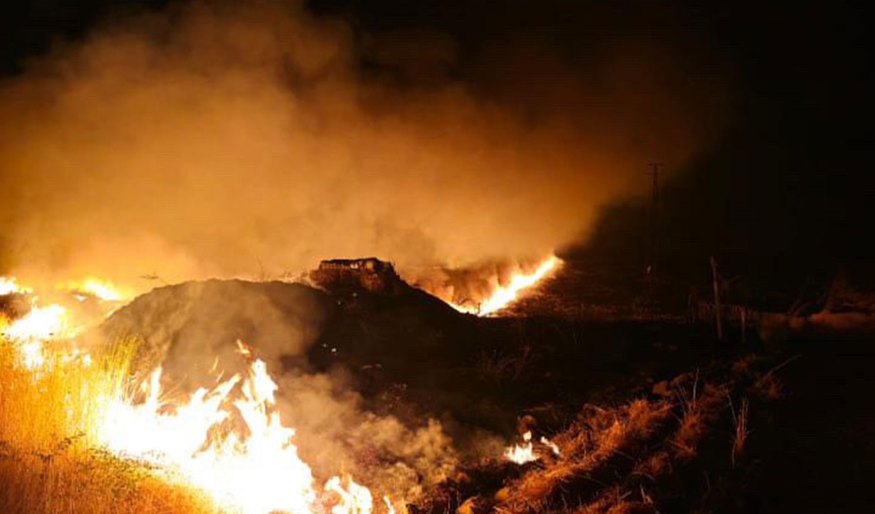 Şırnak’ın Suriye sınırında anız yangını: 7 köy etkilendi