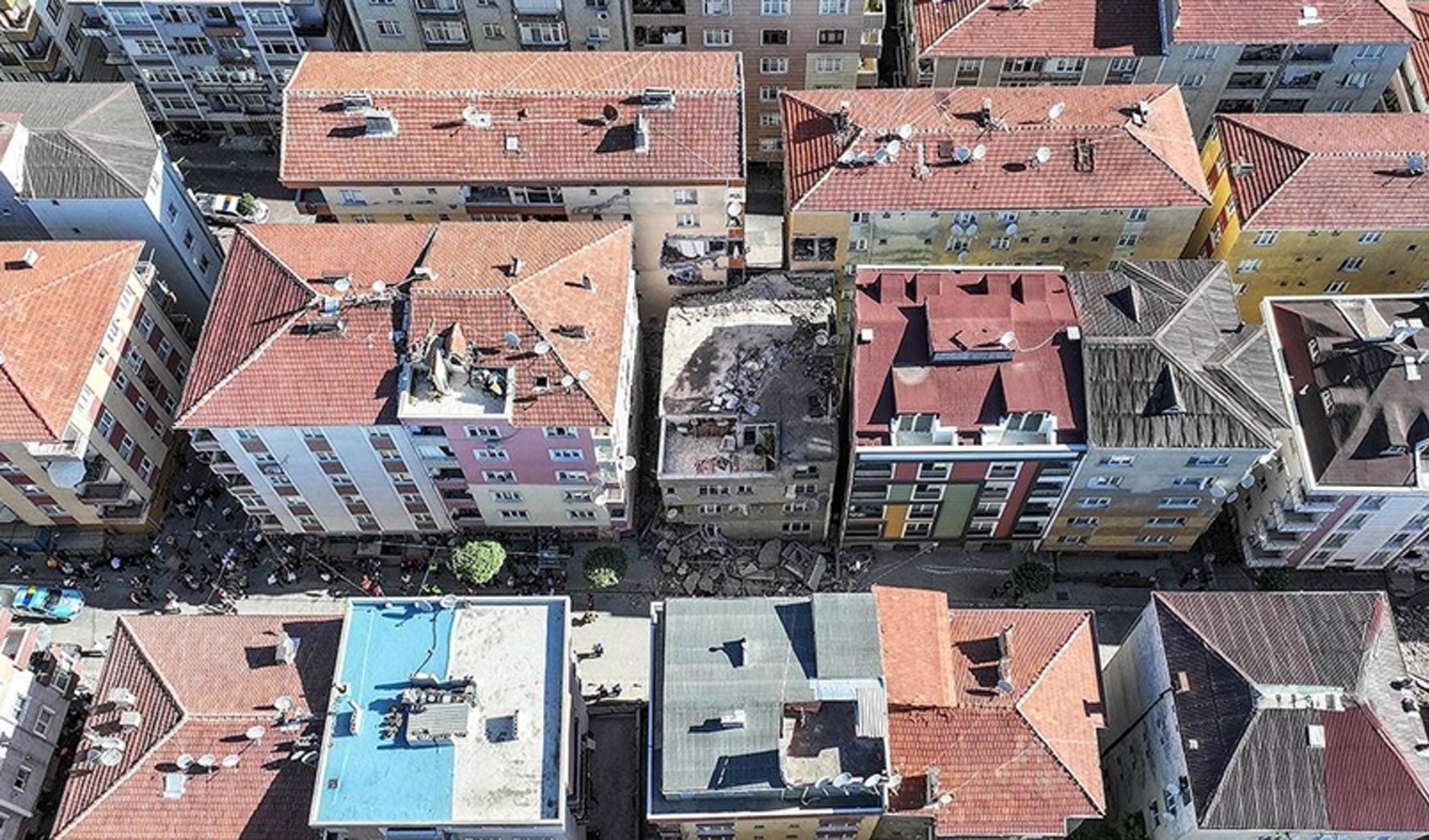 İstanbul'da kendiliğinden çökme riski olan bina sayısı açıklandı