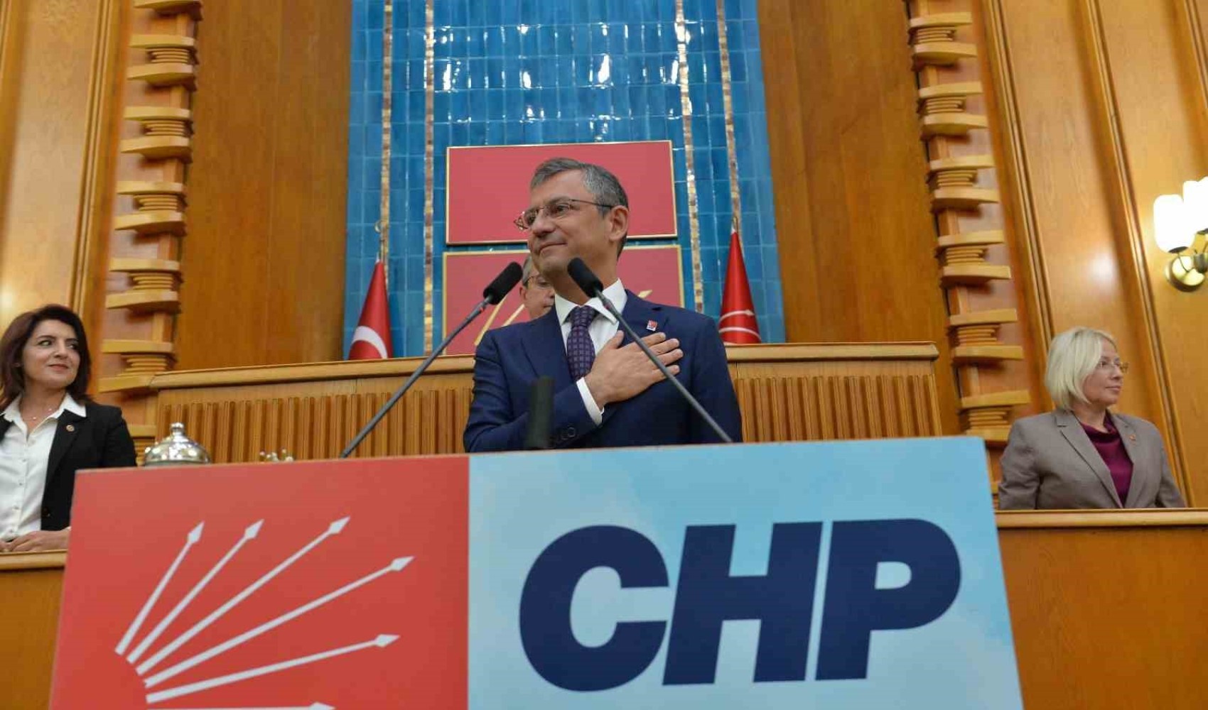 CHP lideri Özgür Özel: 'Cam tavanı yurt dışında da kırmalıyız'