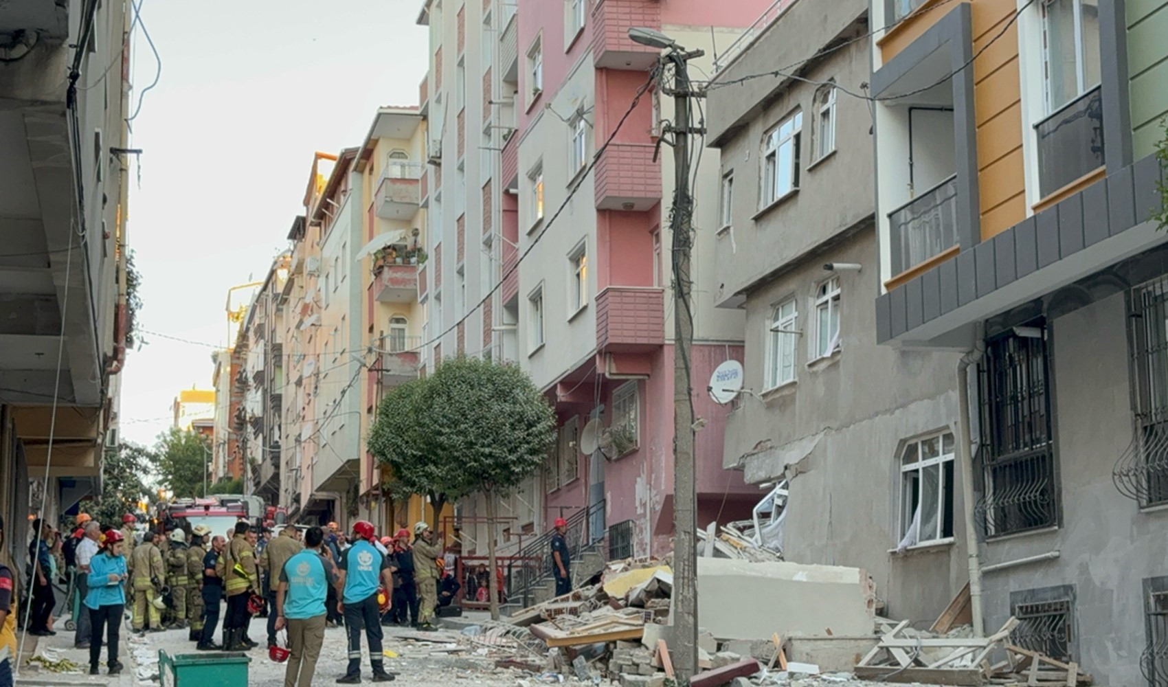 İstanbul'da risk devam ediyor: '20 kişi omuz verse yıkılacak binlerce bina var'