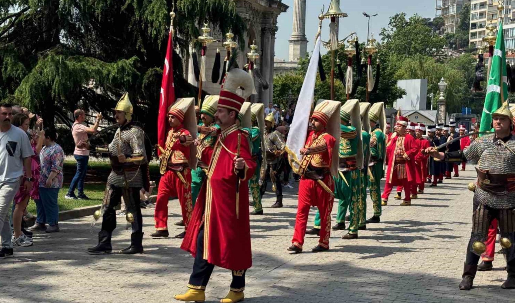 Dolmabahçe Sarayı'nda yaz coşkusu mehteran ile başladı