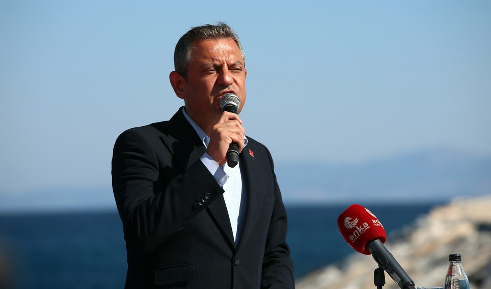 Özgür Özel lancia la sfida per le 'elezioni anticipate': 'Li manderemo via a ogni costo'