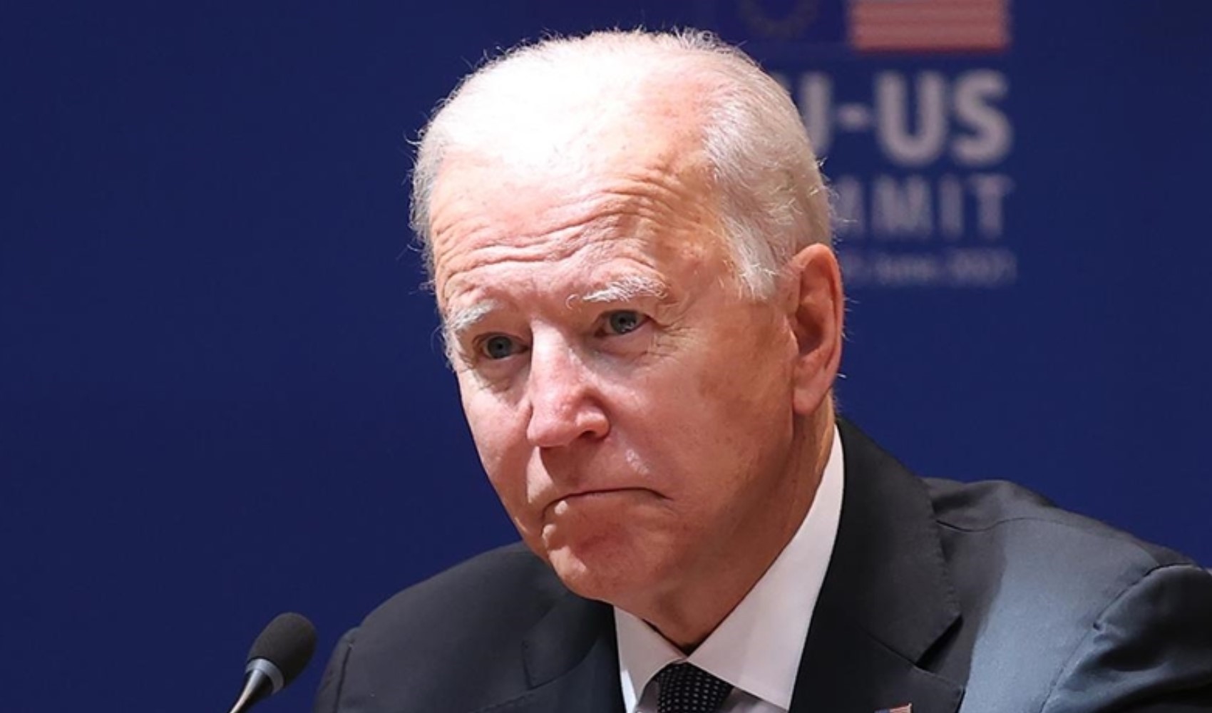 Gaffe dopo gaffe: Joe Biden mette fine alle richieste di ritiro dalla corsa presidenziale