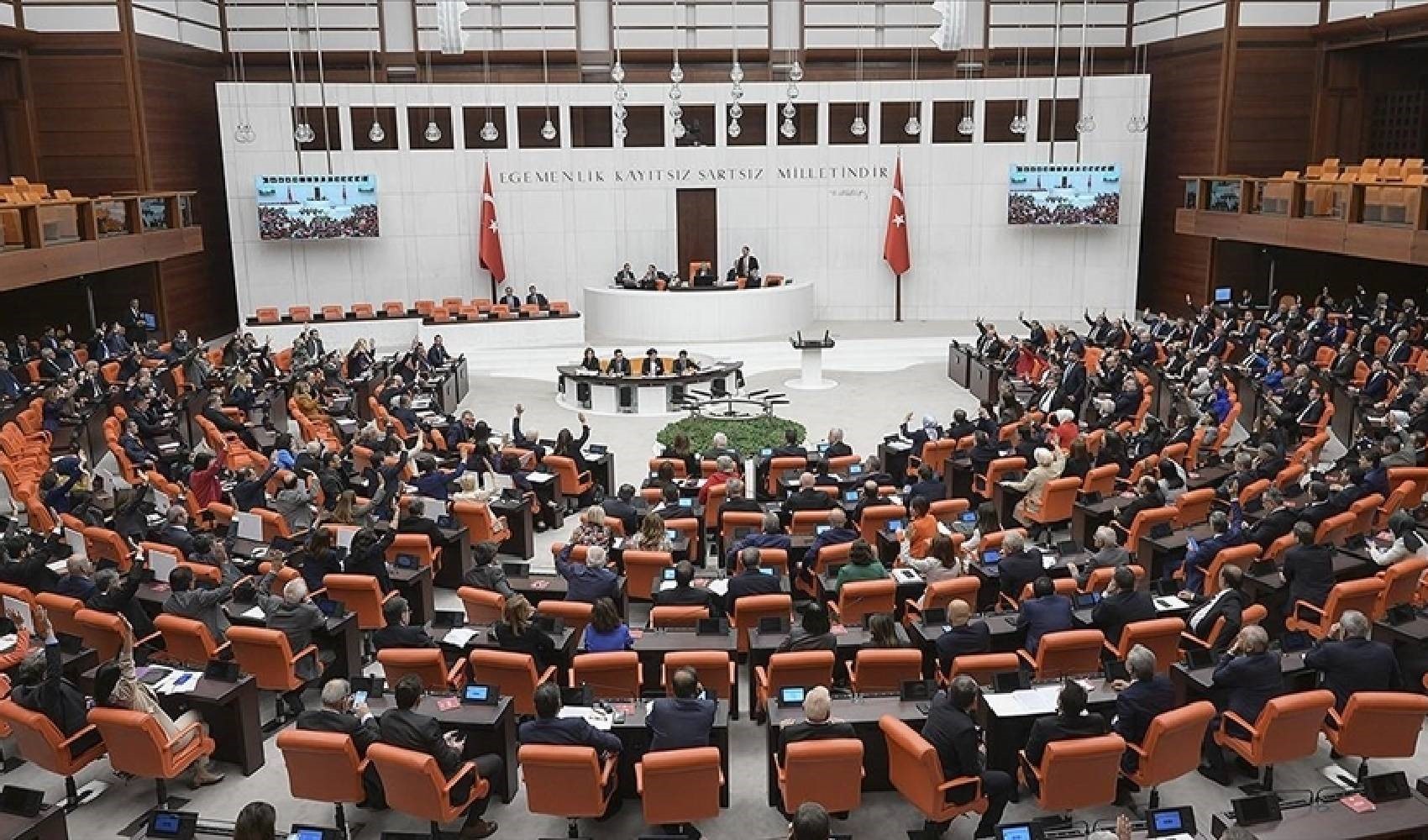 Muhalefetten 7 milletvekili AKP'ye katılacak: 4'ü İYİ Parti'den