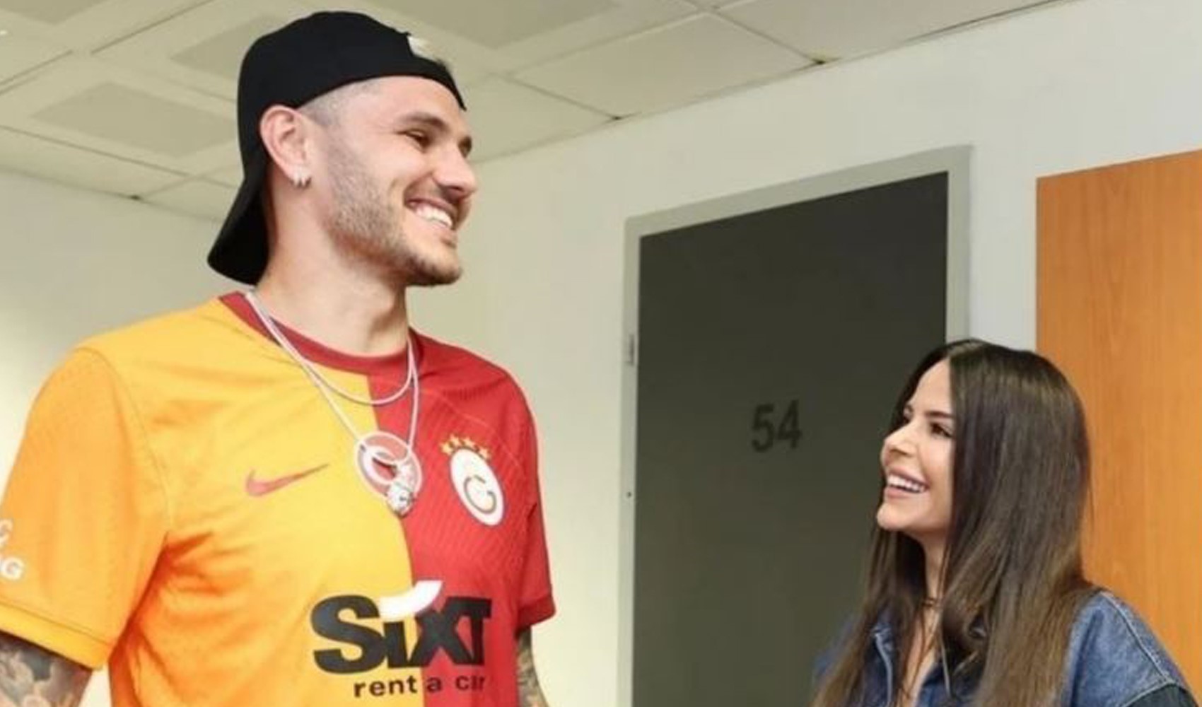 Simge'den Icardi itirafı: 'Gördüğüm en yakışıklı futbolculardan biri'