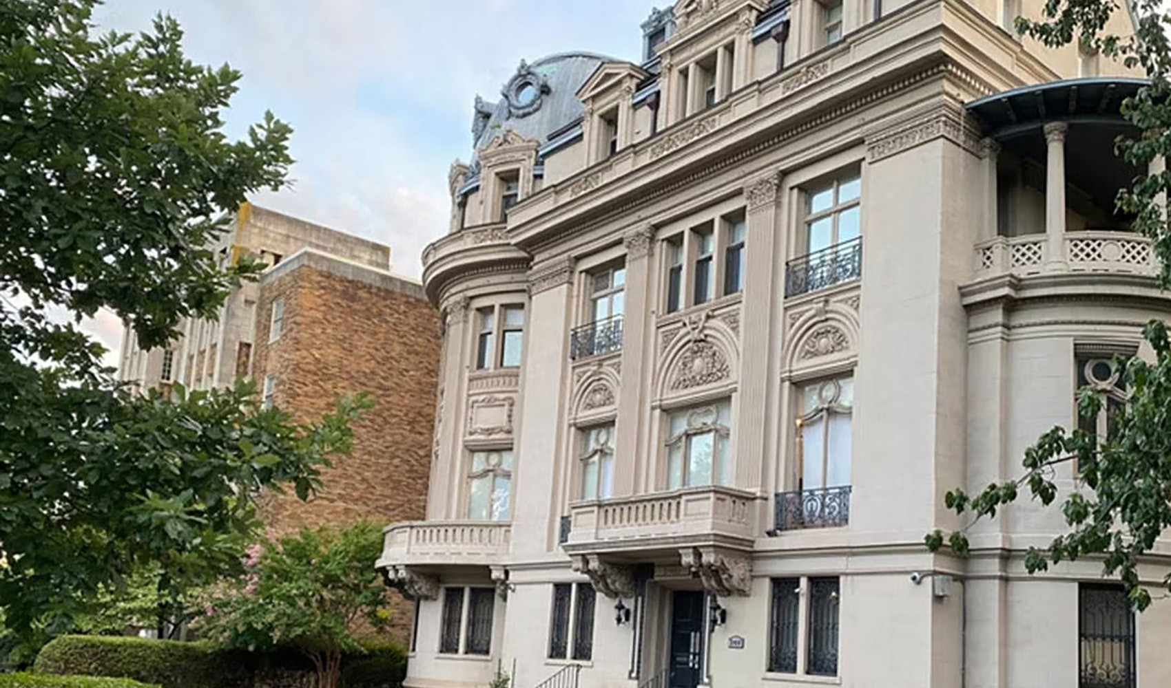 Ecco il risparmio: Erdoğan visita l'edificio dell'AKP da 5 milioni di dollari