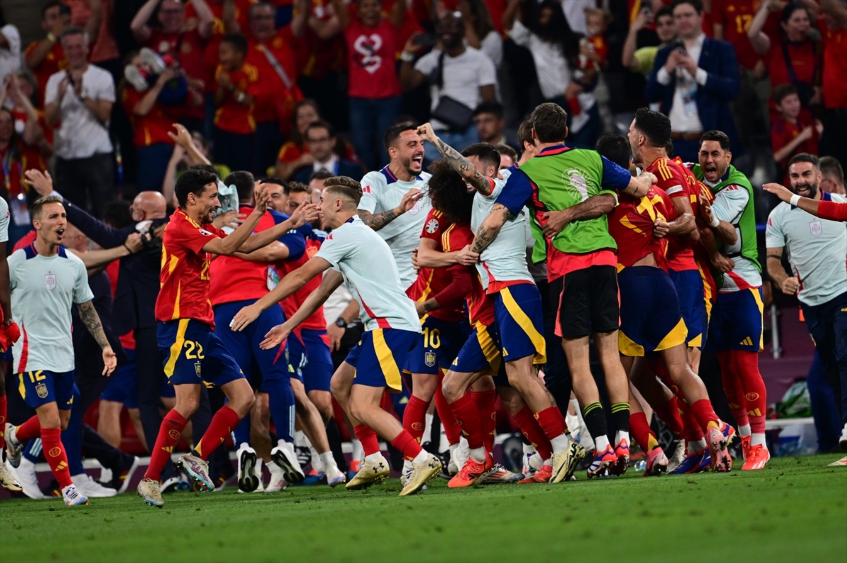 Si decide chi è il migliore d'Europa: Spagna o Inghilterra?