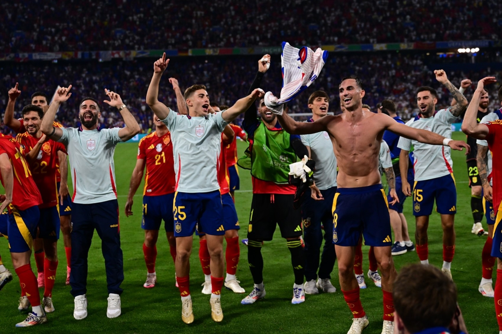 Si decide chi è il migliore d'Europa: Spagna o Inghilterra?