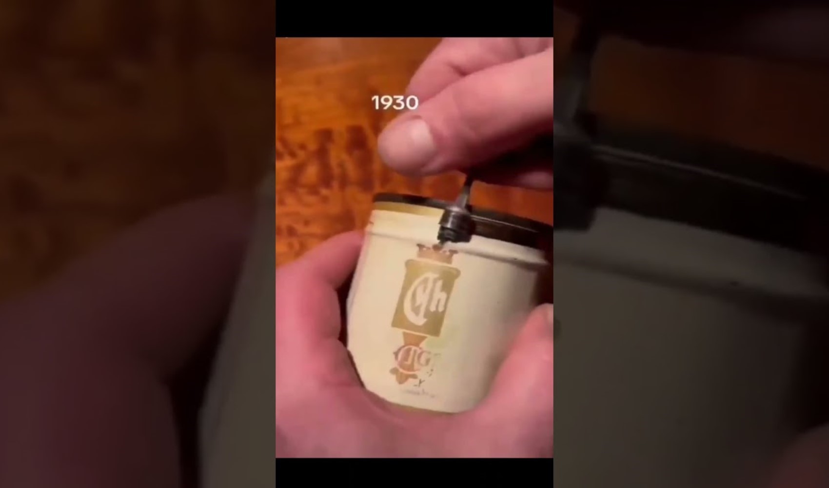 Rimarrete molto sorpresi nel vedere cosa esce da questa scatola di conserve