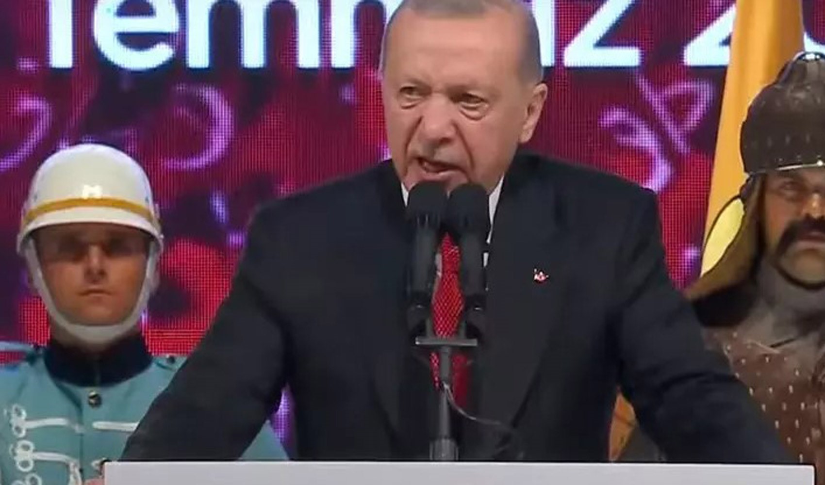 Cumhurbaşkanı Erdoğan: 15 Temmuz gecesi hedef şahsımızla ve ailemizle birlikte tüm milletimizdi