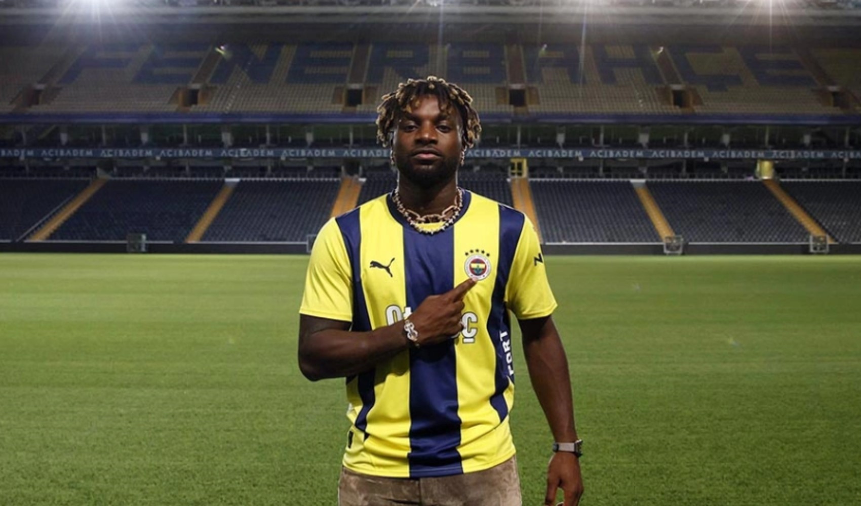 Fenerbahçe, Allan Saint-Maximin transferini resmen açıkladı