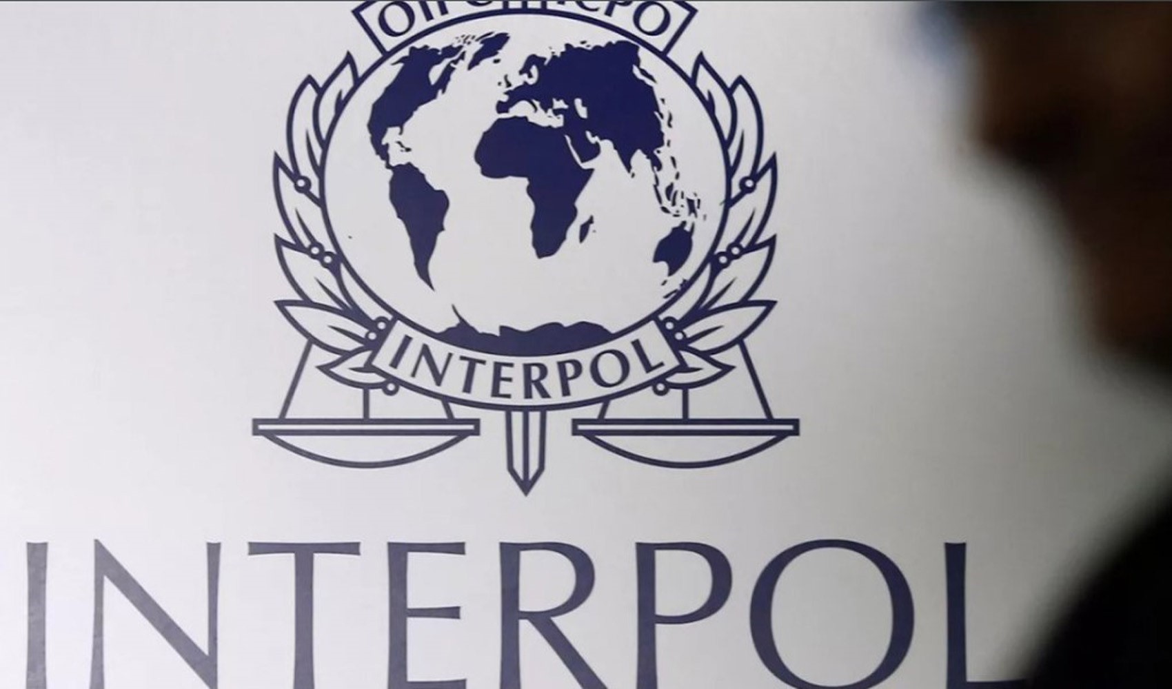 Interpol'ün kırmızı bültenle aradığı Rus uyruklu kişi Alanya'da yakalandı