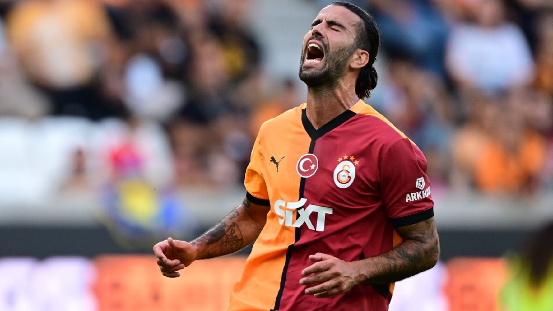 Galatasaray'da ayrılıklar yolda: Okan Buruk 2 ismin biletini kesti