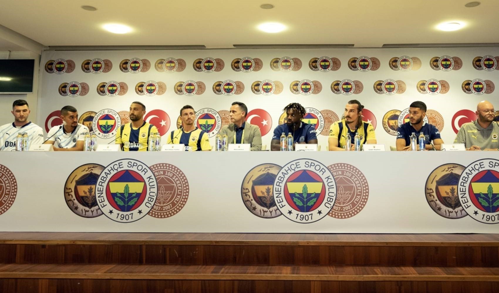 Fenerbahçelilere kötü haber: Yıldız isim maç kadrosundan çıkarıldı